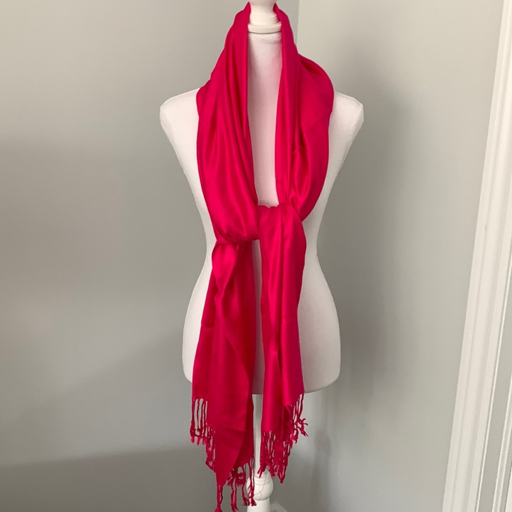 Gorgeous Pashmina fuchsia colour